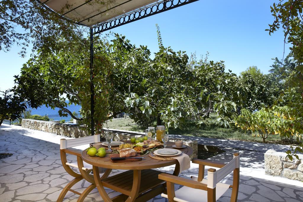 Avra Private Suites لاسي المظهر الخارجي الصورة