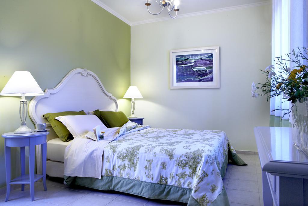 Avra Private Suites لاسي المظهر الخارجي الصورة