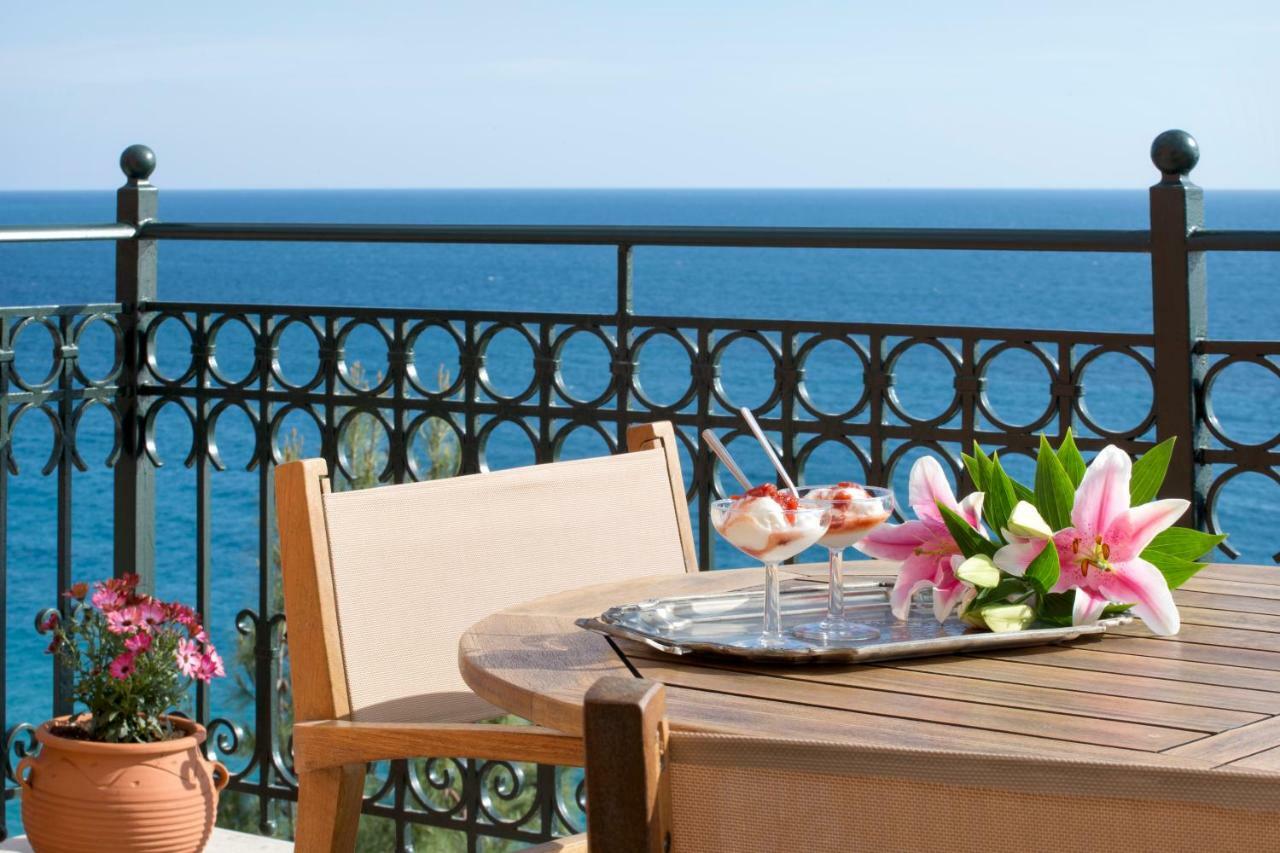Avra Private Suites لاسي المظهر الخارجي الصورة