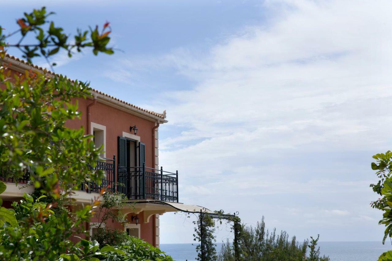 Avra Private Suites لاسي المظهر الخارجي الصورة
